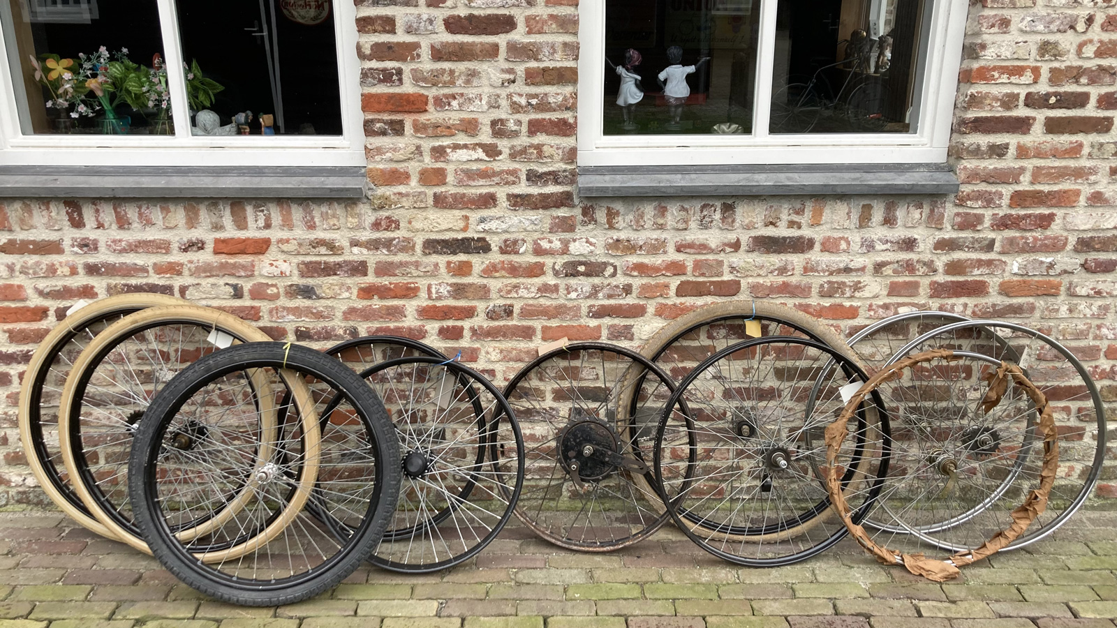 Wielen voor oldtimer transportfietsen, bakfietsen en fietsen.